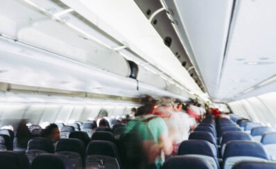 Udskældt billettype kan måske løfte arbejdsmiljøet ombord på fly