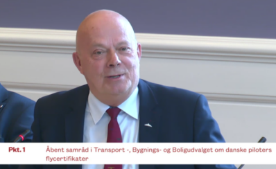 Se samråd i flyvelæge-sagen: “Det er under al kritik” og “styrelsen har udført mangelfuldt tilsyn”