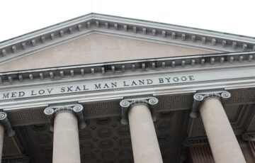 Sag mod flyvelæge er trukket tilbage: Anklagemyndighed overvejer næste skridt